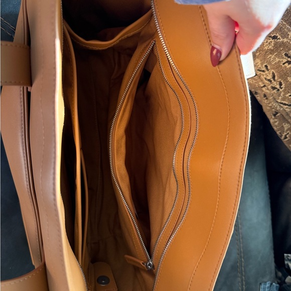 Elegant Tan Tote Bag - Picture 11 of 11